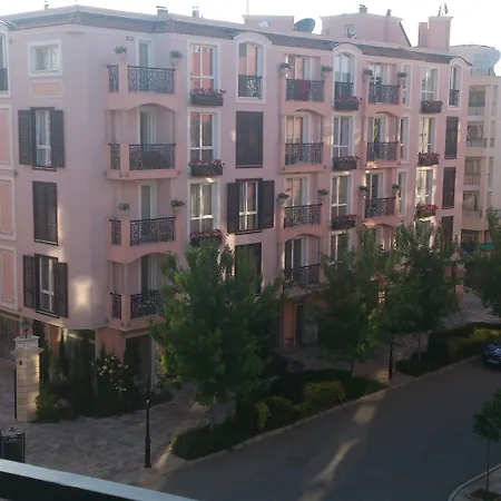 Appartement In Rainbow Complex *