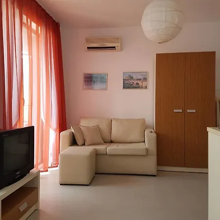 Apartment In Rainbow Complex